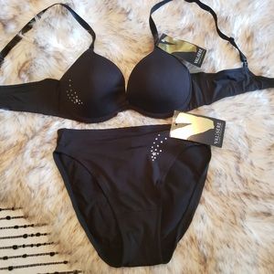 Valisere by TRIUMPH Padded Contour Bra & Panty